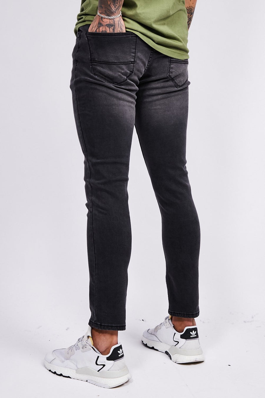 Deluxe Tapered Jeans - Black